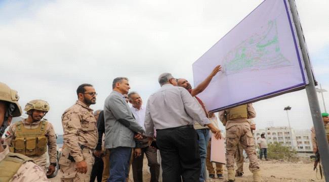 محافظ عدن يضع حجر الأساس لمشروع شلالات هضبة العقبة 