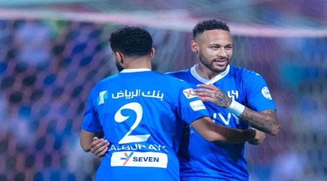 الهلال يقسو على الرياض ويعتلي صدارة روشن السعودي