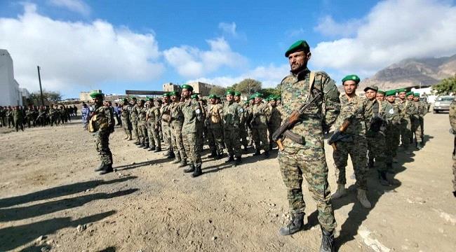 شهران من المعاناة.. منتسبو الأمن في لحج يتهمون الحكومة والتحالف "بتجويعهم"